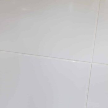 Whites tile in a square pattern